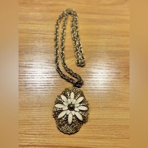 Sarah Coventry Gold and White Floral Pendant Necklace